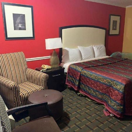Stay Express Inn & Suites Demopolis Exterior photo