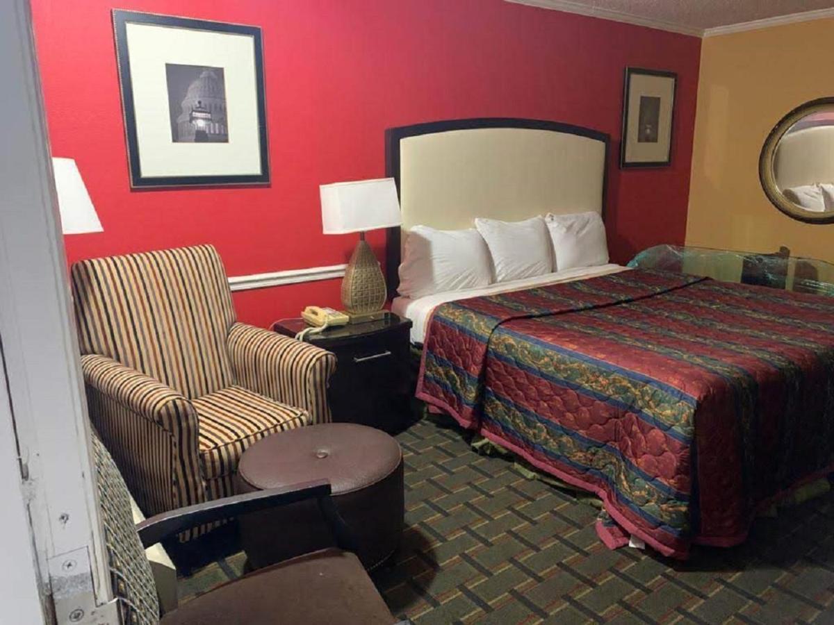 Stay Express Inn & Suites Demopolis Exterior photo
