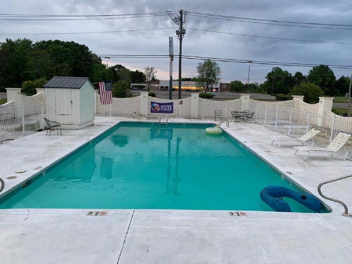 Stay Express Inn & Suites Demopolis Exterior photo